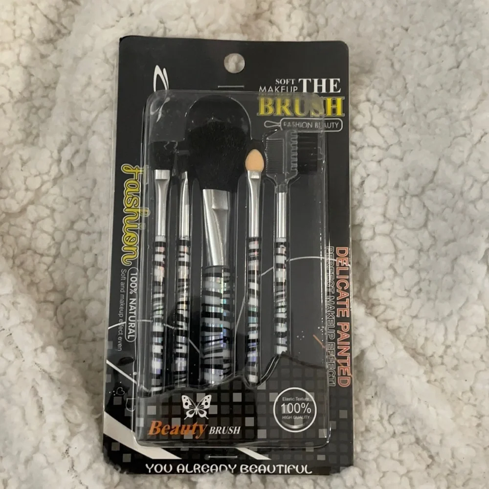 New set/5 makeup brushes